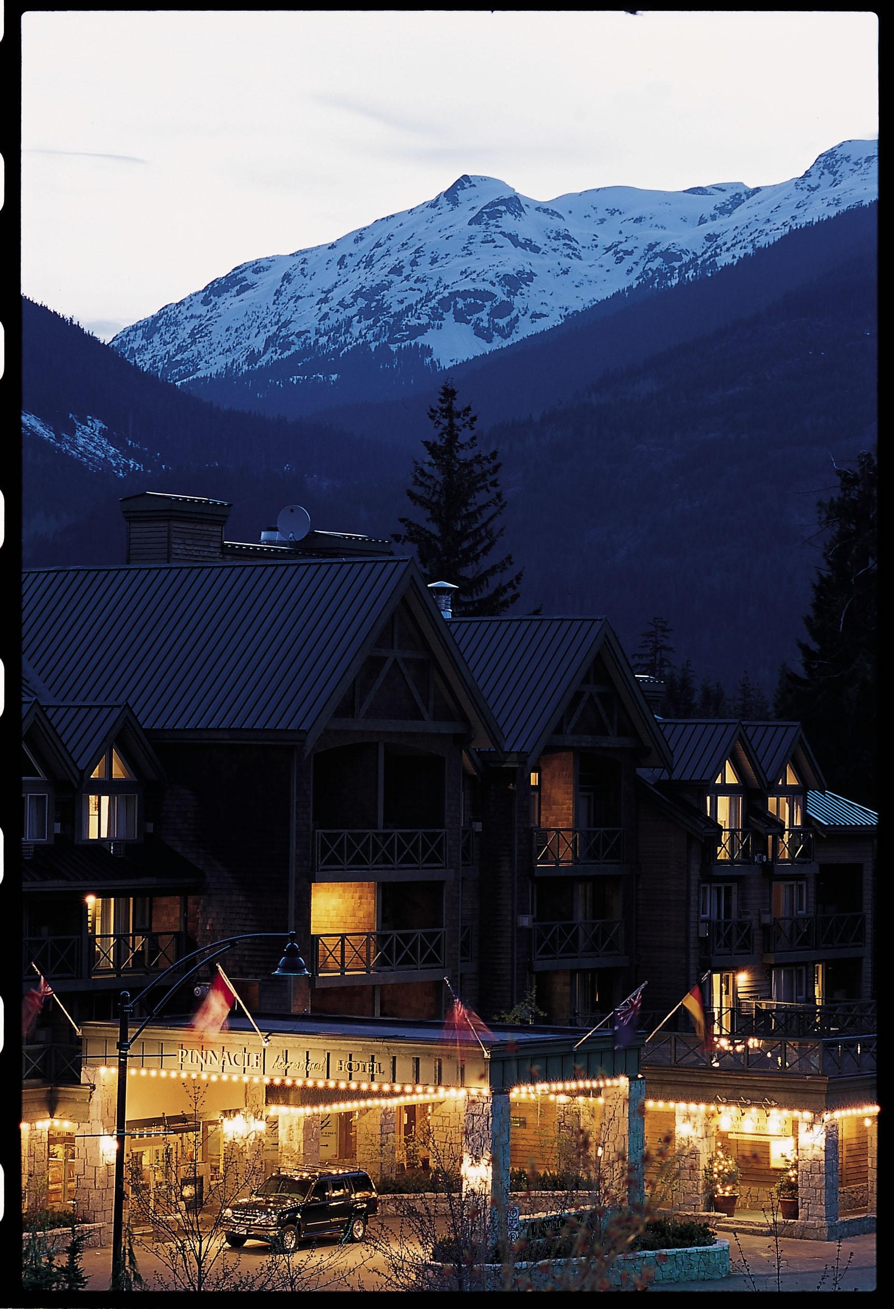 Pinnacle Hotel Whistler Exterior foto